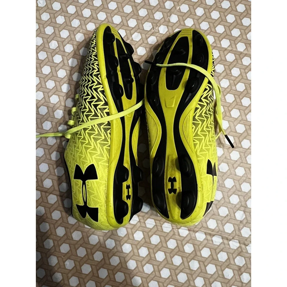 Yellow Under Armour Cleats Size‎ 6Y Soccer